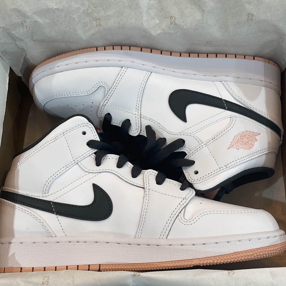 AIR JORDAN 1 MID 'WHITE ARCTIC ORANGE'